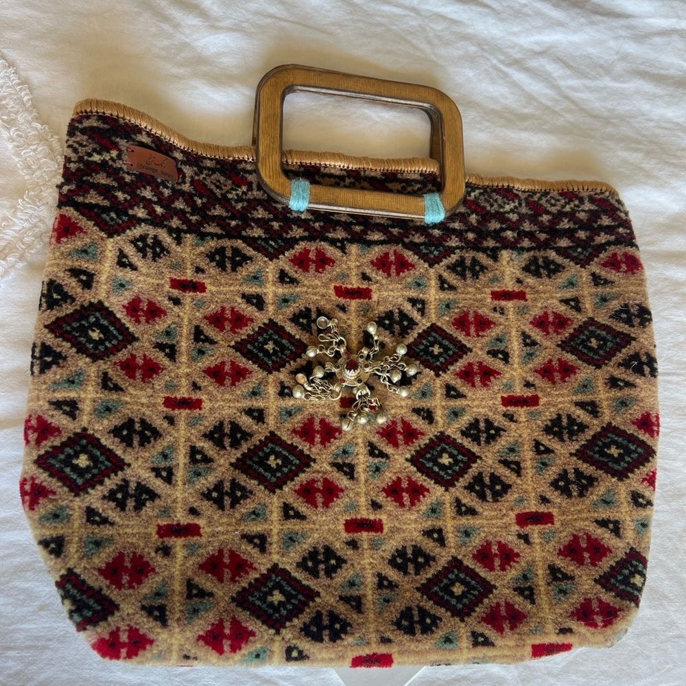 Artisan rug Geometric Tote with Wooden Handles - Picture 2 of 3